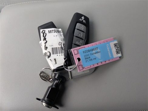 Used 2024 Mitsubishi Outlander SEL image 37