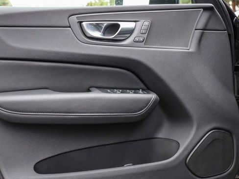 Used 2025 Volvo XC60 B5 Plus image 20