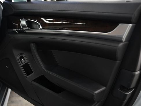 Used 2016 Porsche Panamera image 43