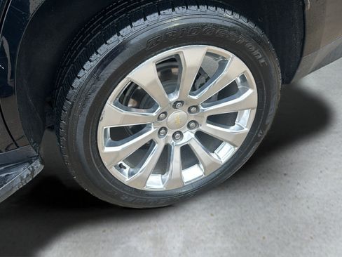Used 2021 Chevrolet Tahoe Premier w/ Premium Package RWD image 23