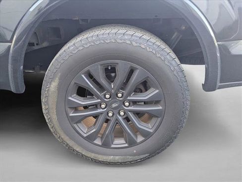 Used 2018 Ford F150 Lariat w/ Equipment Group 502A Luxury image 14