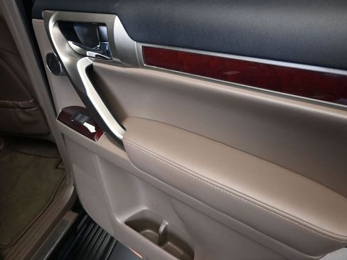 Used 2019 Lexus GX 460 Luxury AWD/4WD image 21