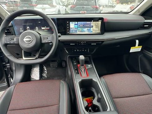New 2025 Nissan Kicks SR w/ Illumination Package image 17