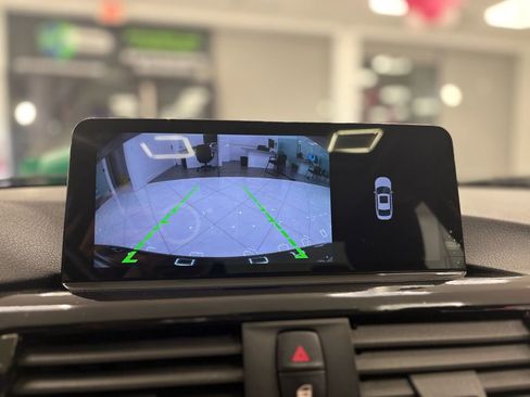 Used 2017 BMW 320i xDrive Sedan image 30