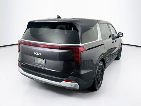 Used 2025 Kia Carnival FWD image 9