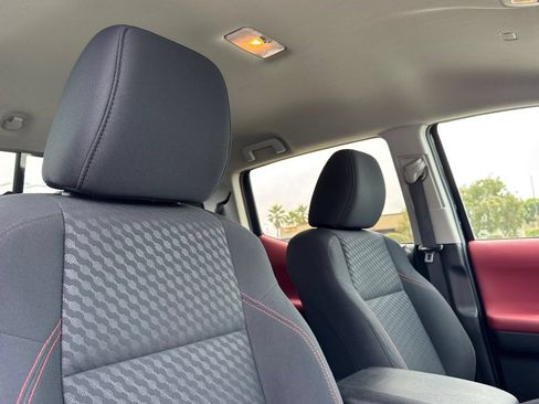 Used 2022 Toyota Tacoma SR5 RWD image 16