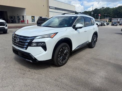 Used 2026 Nissan Rogue Platinum w/ Platinum Premium Package AWD/4WD image 2