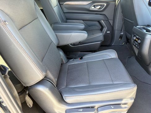 Certified 2024 Chevrolet Suburban High Country AWD/4WD image 14
