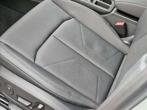 Certified 2025 Audi Q3 2.0T Premium w/ Convenience Package image 4