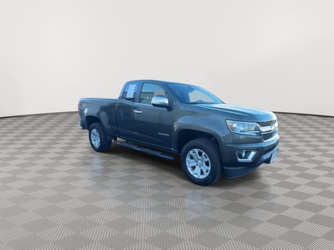 Used 2018 Chevrolet Colorado LT w/ Luxury Package, Chrome image 2
