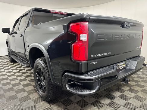 Used 2022 Chevrolet Silverado 1500 ZR2 w/ Technology Package AWD/4WD image 3