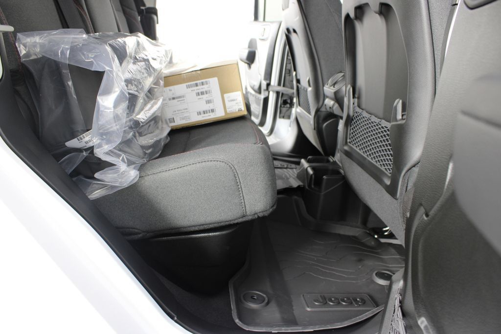 New 2026 Jeep Gladiator Rubicon w/ Steel Power Dome Hood Package AWD/4WD image 18
