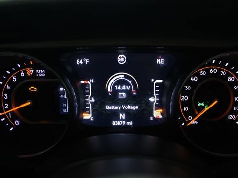 Used 2018 Jeep Wrangler Unlimited Sahara w/ LED Lighting Group AWD/4WD image 5