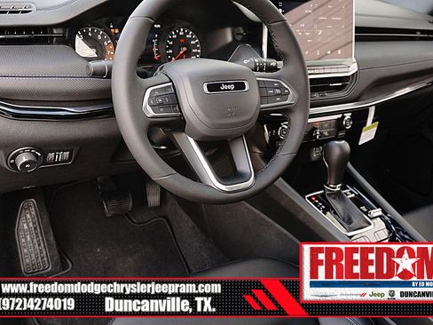 New 2026 Jeep Compass Latitude image 25