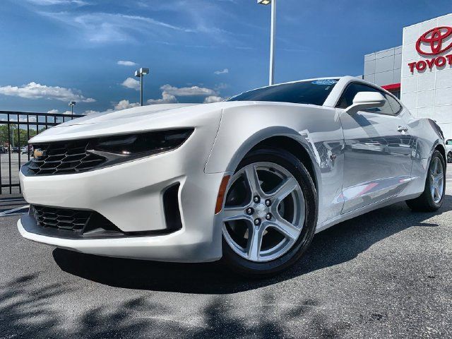 Used 2023 Chevrolet Camaro LT RWD image 4