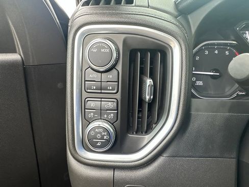 Used 2022 GMC Sierra 1500 SLT w/ X31 Off-Road Package AWD/4WD image 12
