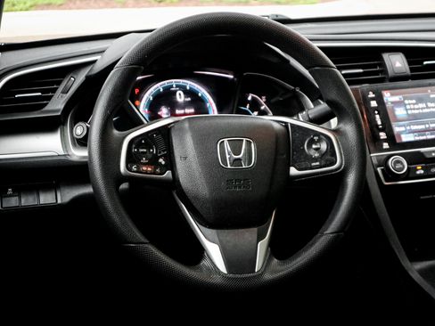 Used 2018 Honda Civic EX image 6