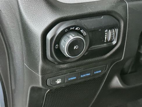 Used 2024 Jeep Wrangler Unlimited AWD/4WD image 17