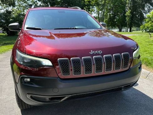 Used 2020 Jeep Cherokee Trailhawk AWD/4WD image 2
