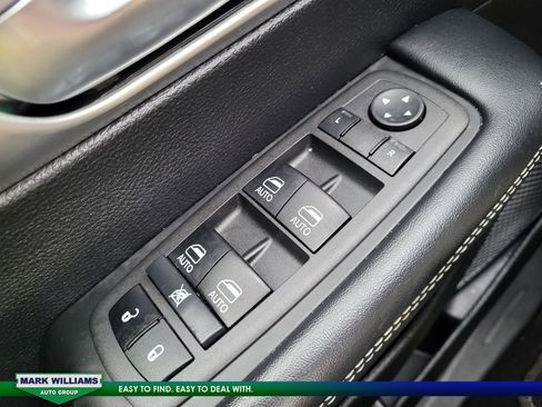 Used 2022 Chrysler Pacifica Limited w/ S Appearance Package image 33