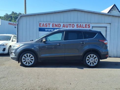 Used 2017 Ford Escape Titanium w/ Equipment Group 301A FWD image 2