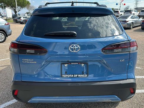 Used 2026 Toyota Corolla Cross LE image 4