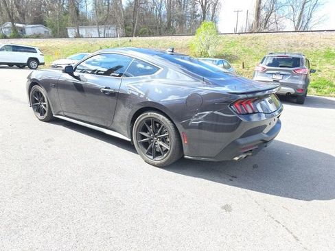 Used 2024 Ford Mustang GT Premium image 4