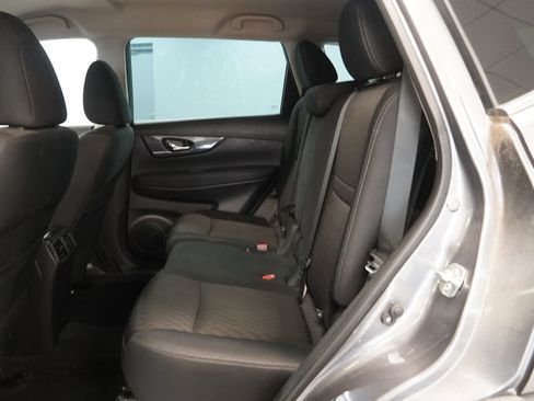 Used 2019 Nissan Rogue SV AWD/4WD image 25
