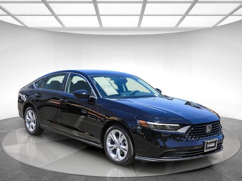Used 2025 Honda Accord LX image 5