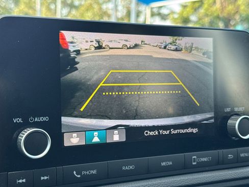 Used 2023 Honda CR-V EX image 19