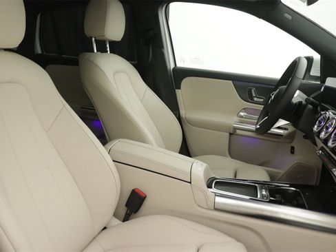 New 2025 Mercedes-Benz GLA 250 image 9