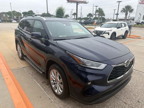 Used 2024 Toyota Highlander Limited AWD/4WD image 5