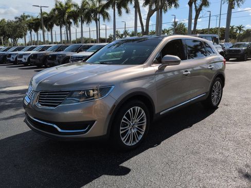 Used 2018 Lincoln MKX Reserve w/ Driver Assistance Package FWD image 8