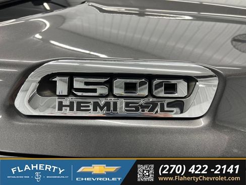 Used 2019 RAM 1500 Laramie AWD/4WD image 18