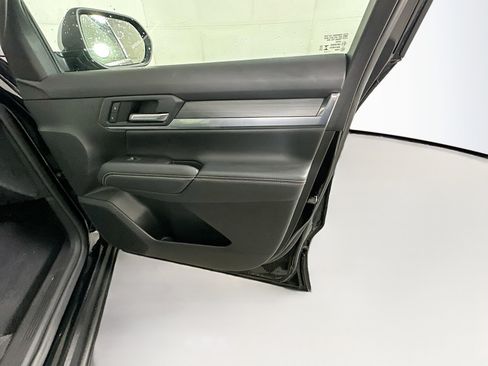 Used 2025 GMC Terrain Elevation image 31