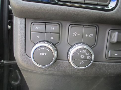 New 2026 GMC Yukon Elevation w/ Elevation Premium Package AWD/4WD image 17