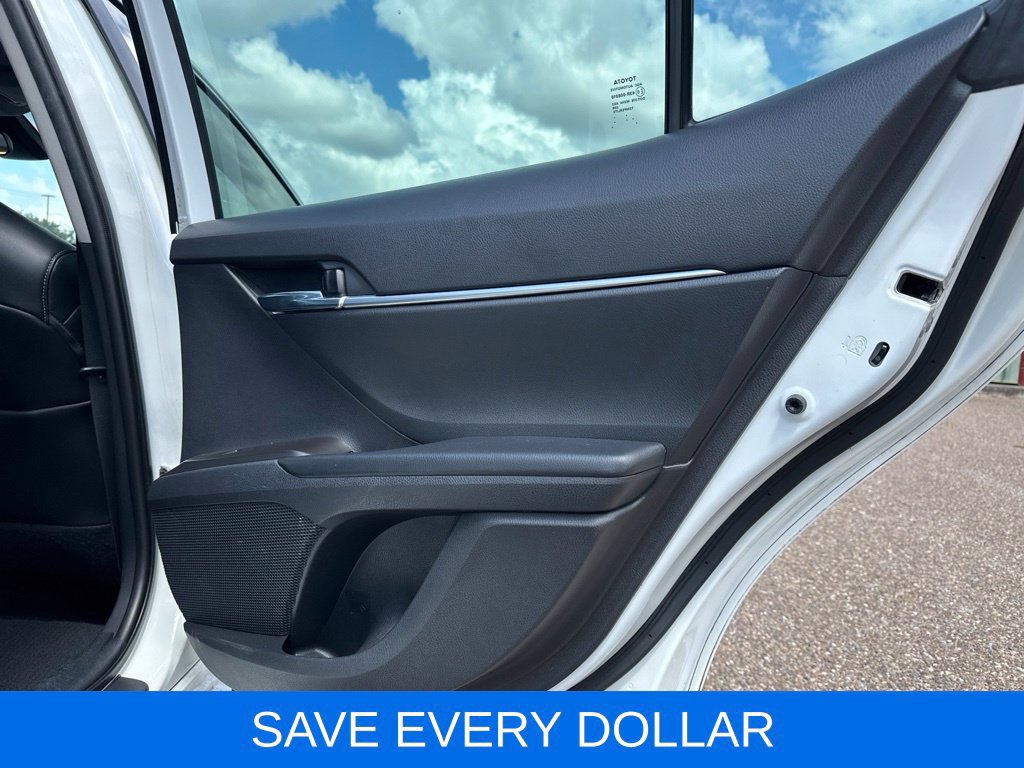 Used 2021 Toyota Camry SE FWD image 17