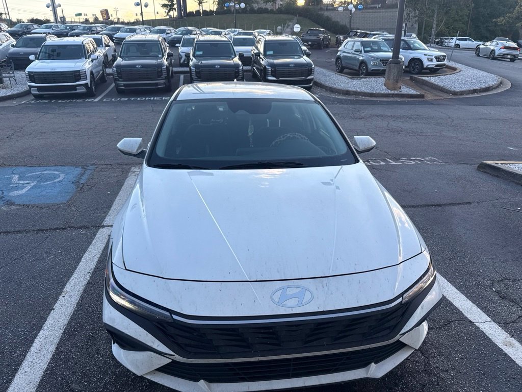 Used 2024 Hyundai Elantra SEL FWD image 2