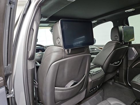 Certified 2024 Cadillac Escalade Premium Luxury Platinum w/ Heavy-Duty Trailer Package image 7