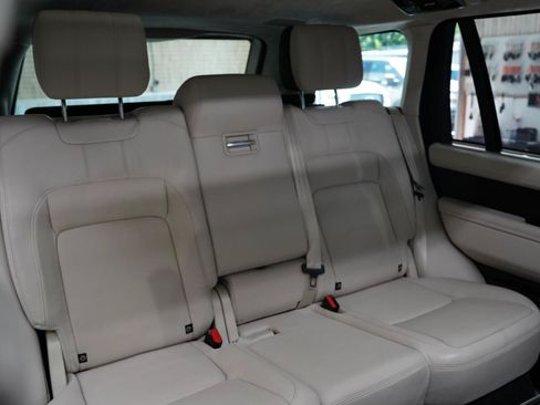 Used 2019 Land Rover Range Rover Long Wheelbase Autobiography AWD/4WD image 38