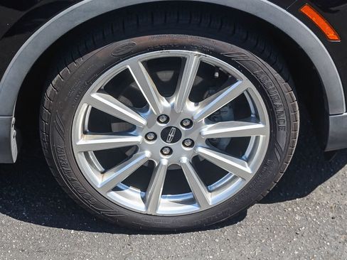 Used 2019 Lincoln MKC Reserve FWD image 12