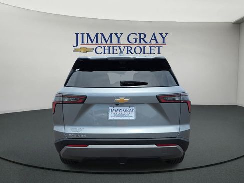 New 2026 Chevrolet Equinox LT w/ Convenience Package II FWD image 4