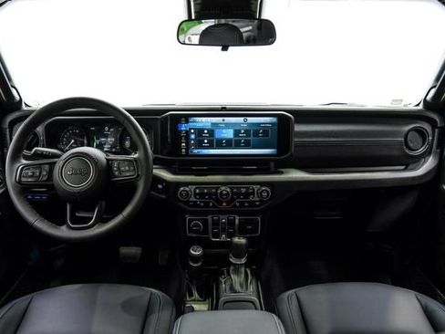 Used 2024 Jeep Wrangler Unlimited w/ Convenience Group AWD/4WD image 14