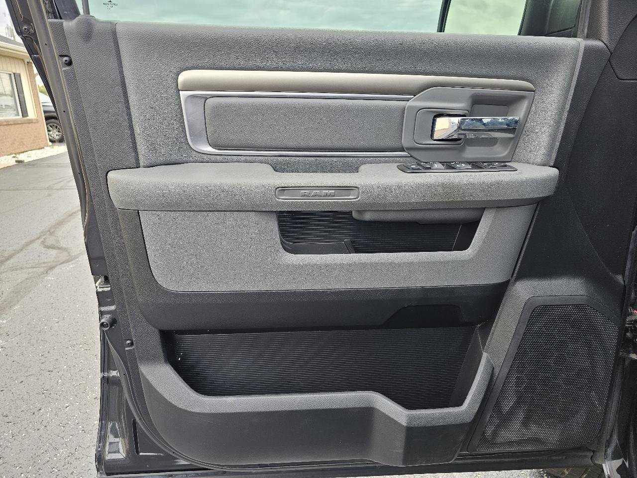 Used 2018 RAM 1500 Big Horn AWD/4WD image 4
