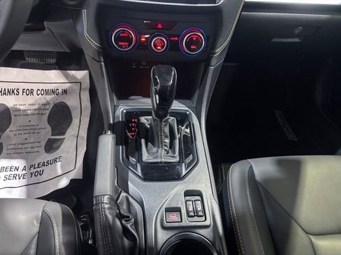 Used 2022 Subaru Crosstrek 2.5i Sport w/ Moonroof Package image 21