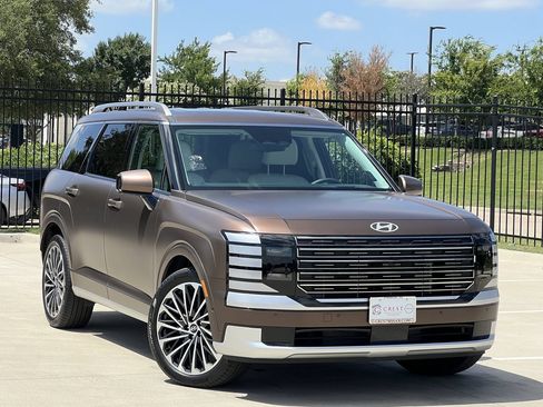 Used 2026 Hyundai Palisade Calligraphy FWD image 1