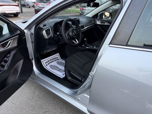 Used 2018 MAZDA MAZDA3 Sport w/ Preferred Equipment Package FWD image 8