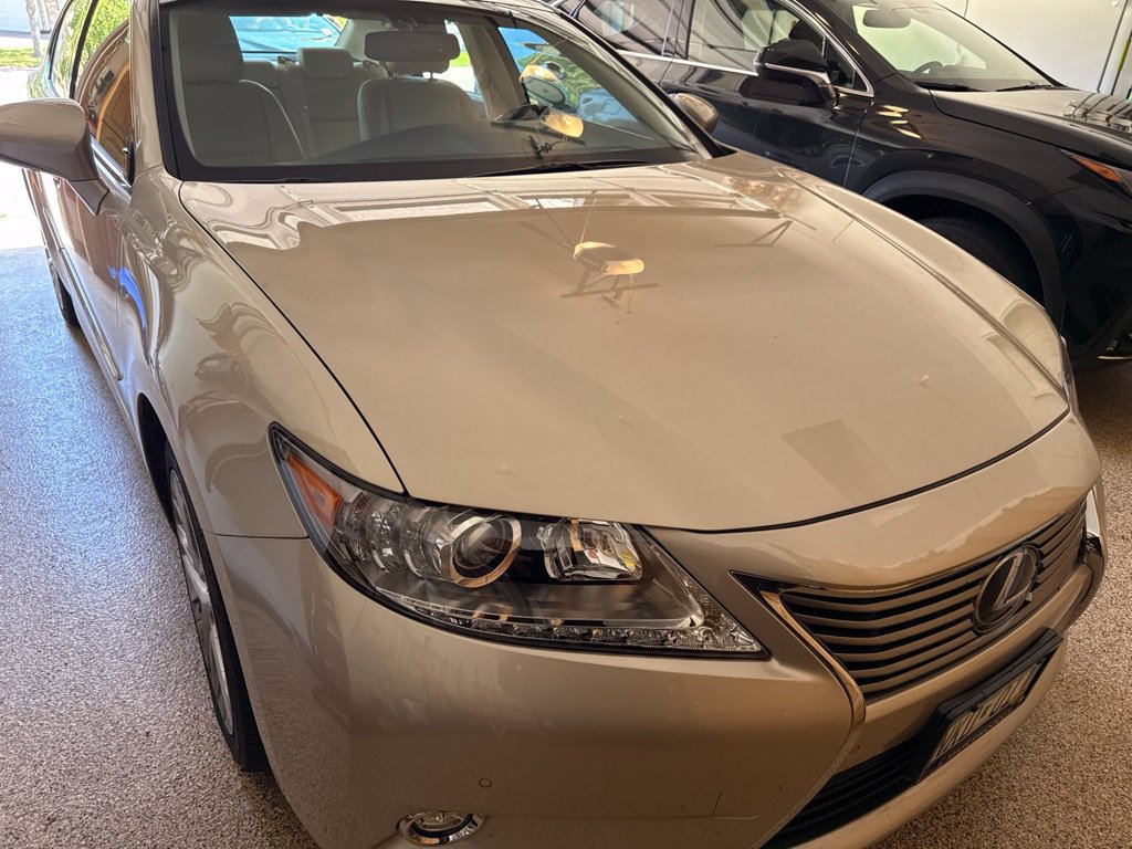 Used 2015 Lexus ES 350 w/ Ultra Luxury Package FWD image 2