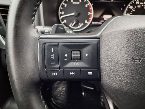 Certified 2025 Nissan Rogue SV image 13