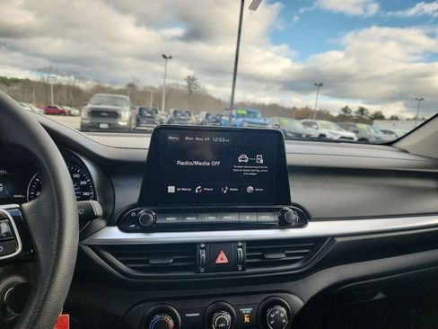 Certified 2023 Kia Forte LXS w/ LXS Technology Package image 16